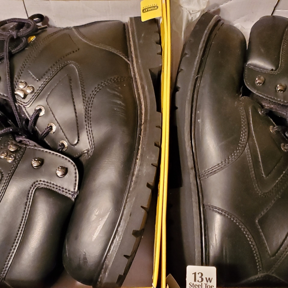 13w Men's Stanley boots